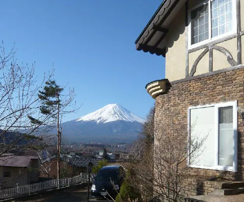 富士山と河口湖を望む高台の宿 クレッシェンド
